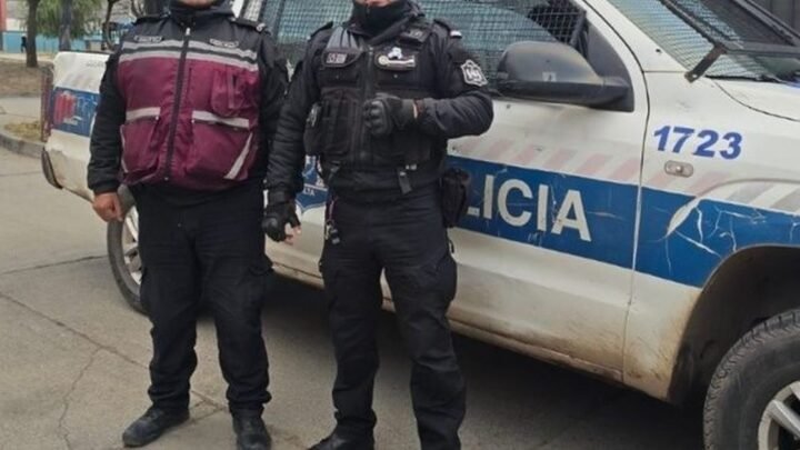 #Capital Policías asistieron a un hombre por broncoaspiración en Villa Mitre
