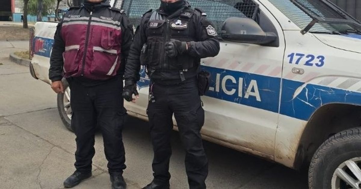 #Capital Policías asistieron a un hombre por broncoaspiración en Villa Mitre