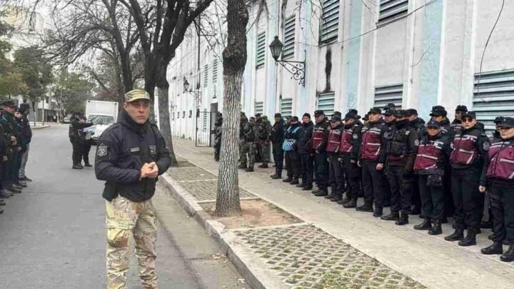 operativo con 220 efectivos