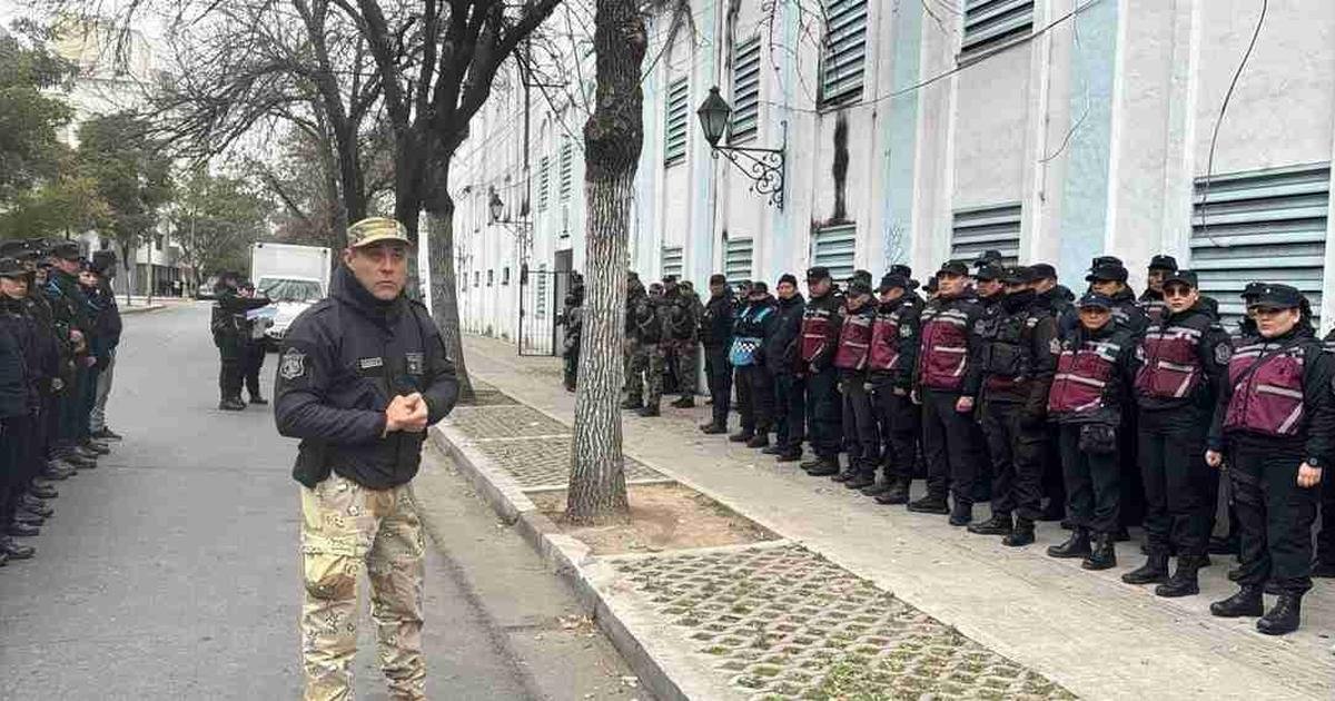operativo con 220 efectivos