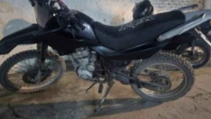 secuestran moto barrio Joaquín Rueda