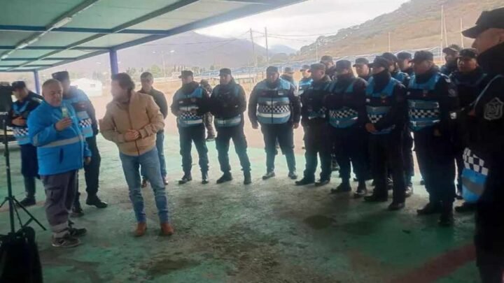 Capacitan a personal policial