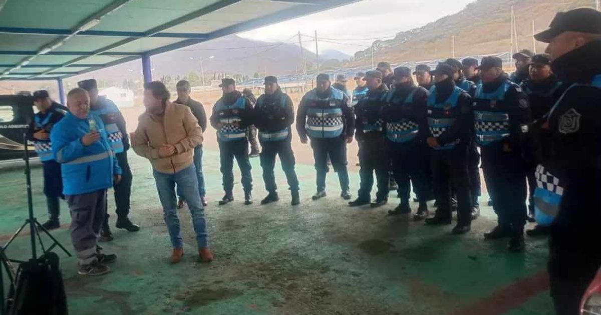 Capacitan a personal policial