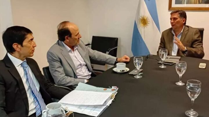 ministro Avellaneda reunión Sindicatura General