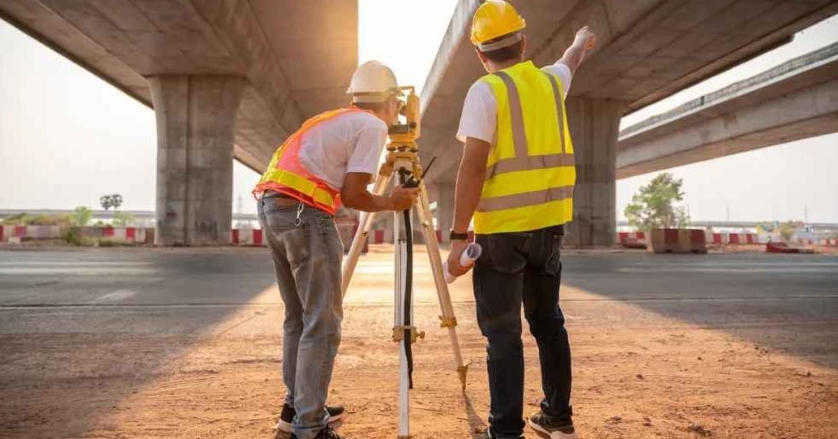 ingeniero civil y tornero
