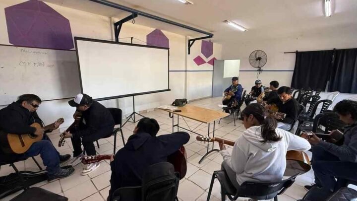 clases de guitarra barrio Miguel Ortiz