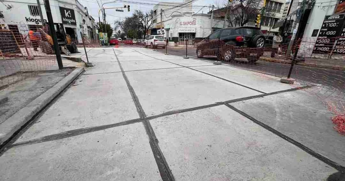 renovación de calzada 12 de Octubre y Mitre