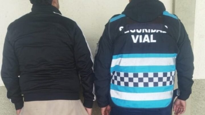 hombre requerido por la Justicia