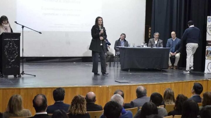 capacitar a estudiantes técnicos en minería