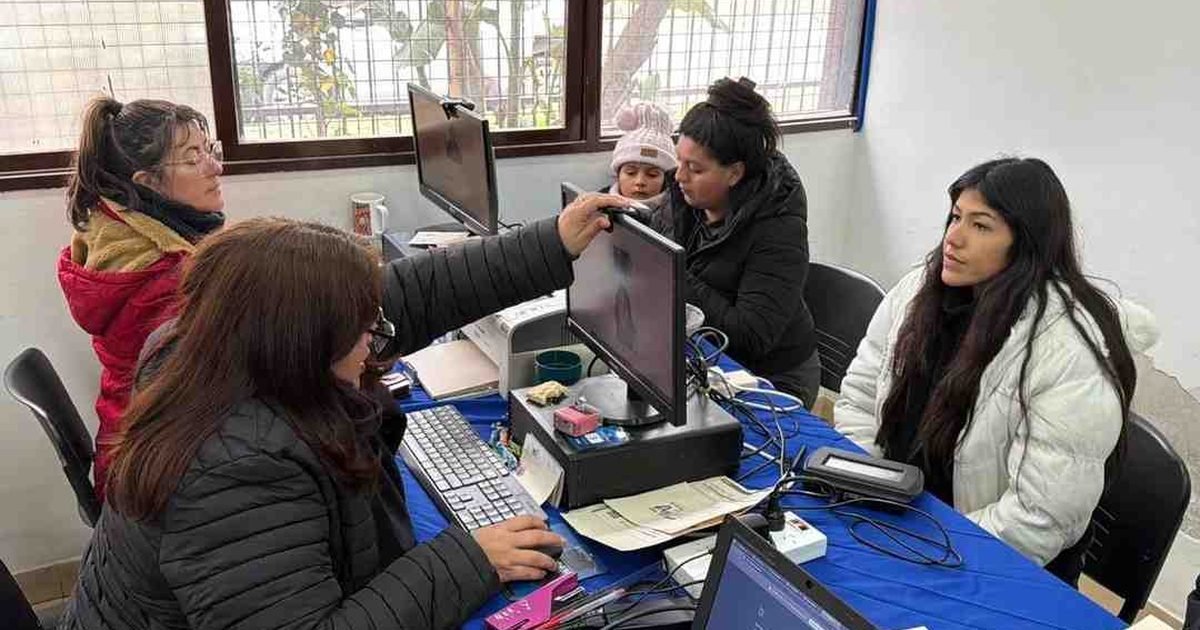 trámite de DNI en el CIC de Solidaridad