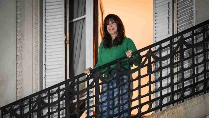 Descontarán la pensión de Cristina en más de $3 millones por mes
