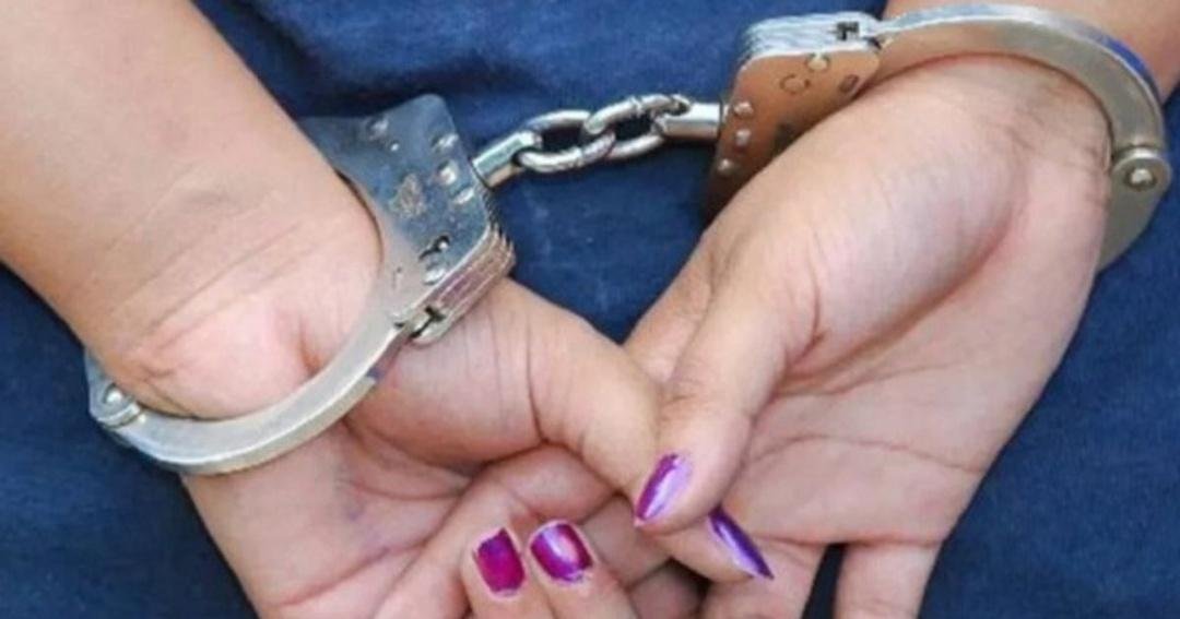 Detienen a una mujer por golpear a su pequeña hija