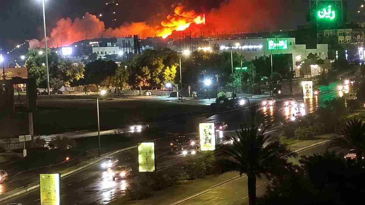 EEUU Irán ataques intensifica aéreos agresiones buques estrecho