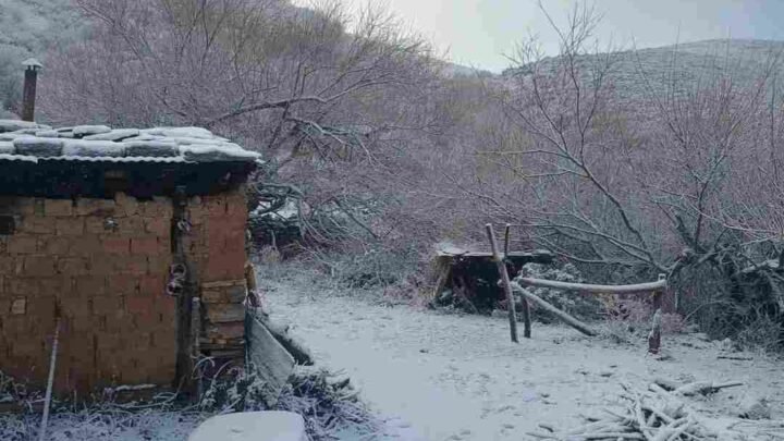 Nevadas en el Cerro El Sunchal: el invierno se intensifica en Salta