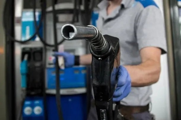 impuestos combustibles Gobierno postergó suba mitigar aumento
