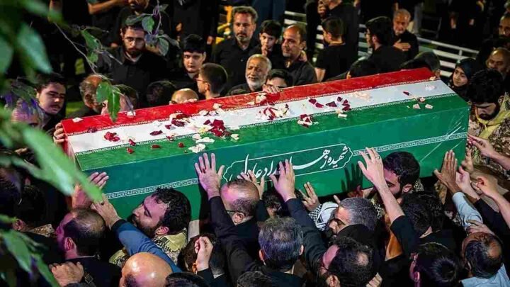 funeral Alí Jameneí pueblo iraní clama venganza emotivo