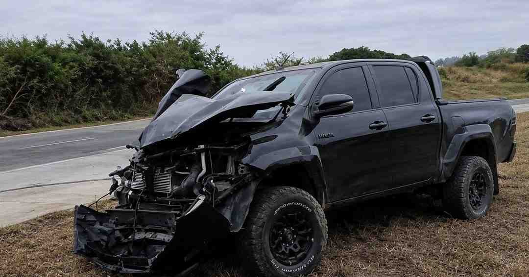Ruta 50: un hombre salió despedido tras el vuelco de una camioneta