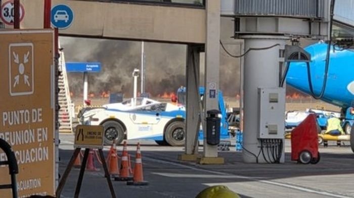 incendio aeropuerto cercanías autoridades trabajan controlar situación