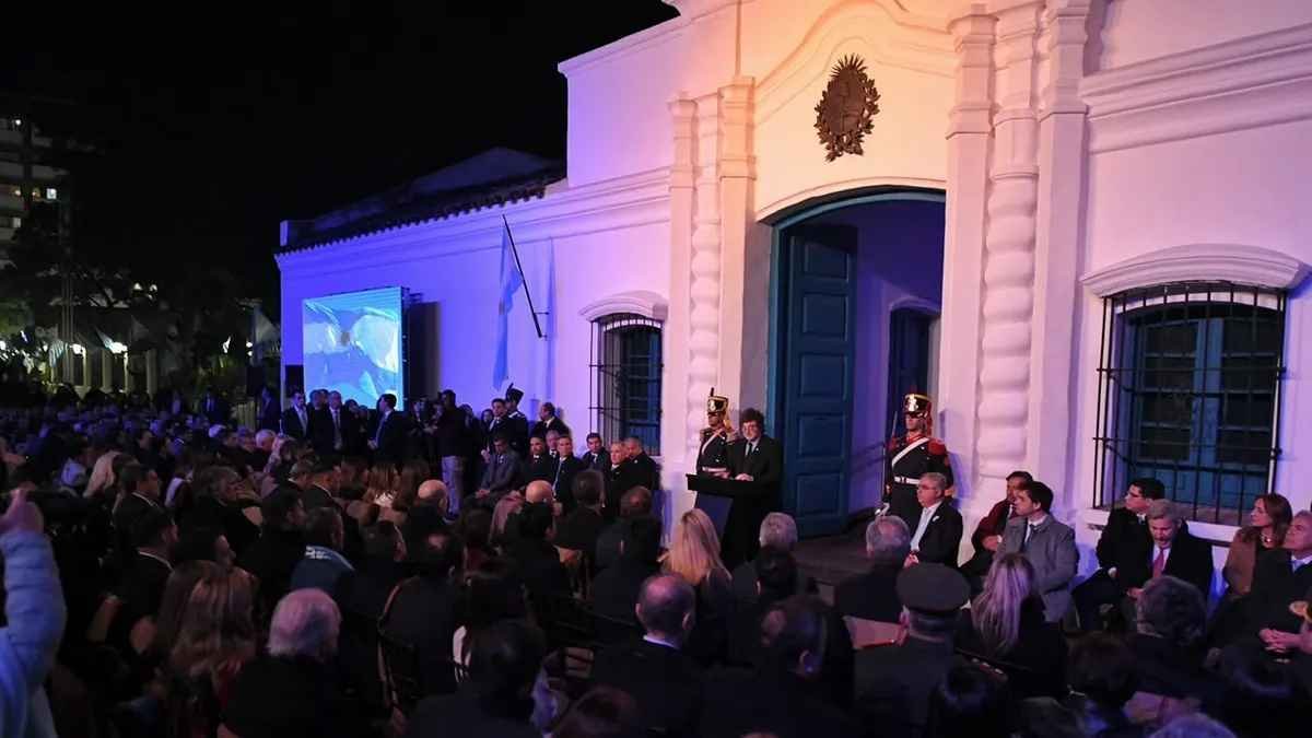 Javier Milei lideró la vigilia del 9 de Julio en Tucumán junto a gobernadores aliados