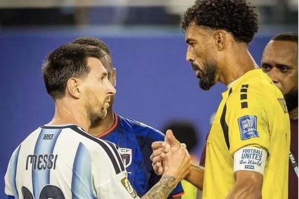 La emoción de Vozinha tras enfrentar a Lionel Messi: "Significa mucho para mí"