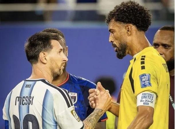 La emoción de Vozinha tras enfrentar a Lionel Messi: "Significa mucho para mí"
