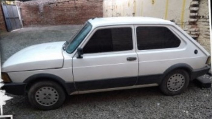 Roban un Fiat 147 y vandalizan otros dos vehículos en Parque La Vega