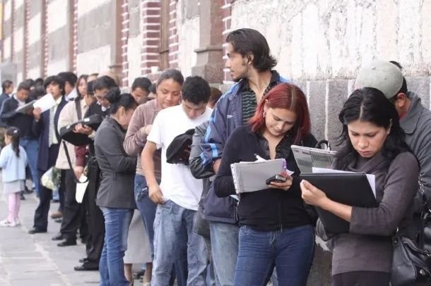 empleo salario mínimo pérdida agudiza 235 mil puestos privados menos caída 40