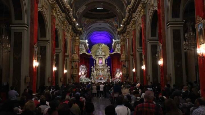 La comunidad católica de Salta inicia el tiempo del Milagro con un fuerte lema de paz