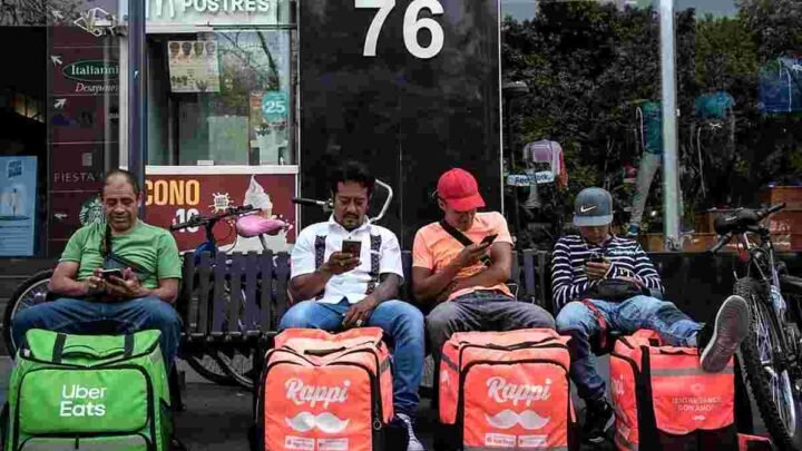 Repartidores enfrentan desafíos económicos: 150 entregas mensuales para evitar la pobreza