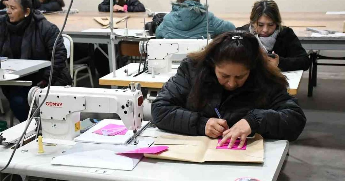 Escuela Emprendedores inició 2 cuatrimestre 6