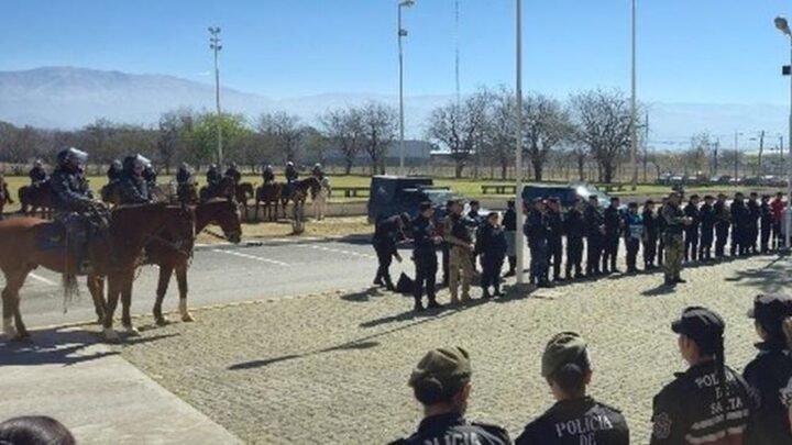 operativo con 300 efectivos