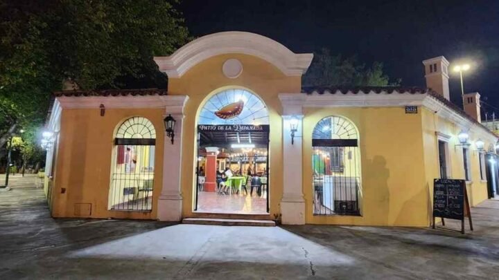 Patio de la Empanada