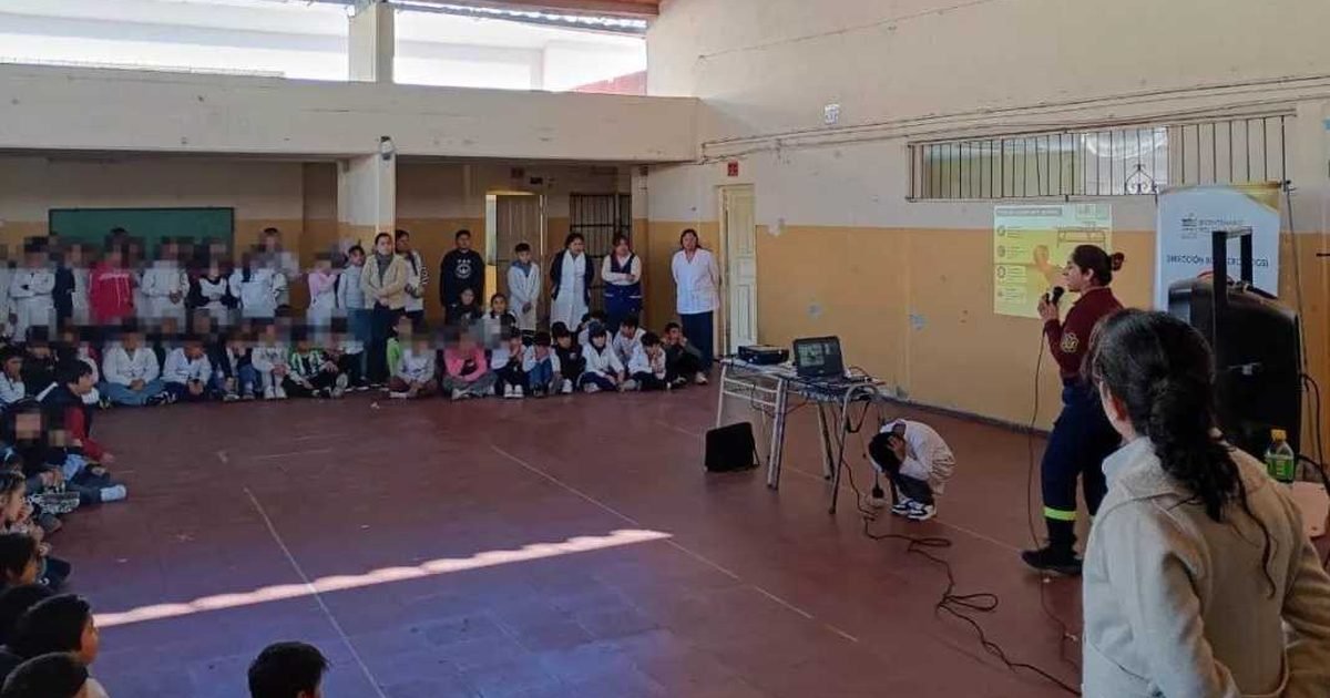 Bomberos Policía brindaron capacitación prevención sísmica