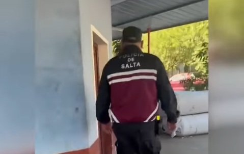 Aguas Blancas: Policía acusado de haberse apoderado ilegítimamente de dinero de una mujer