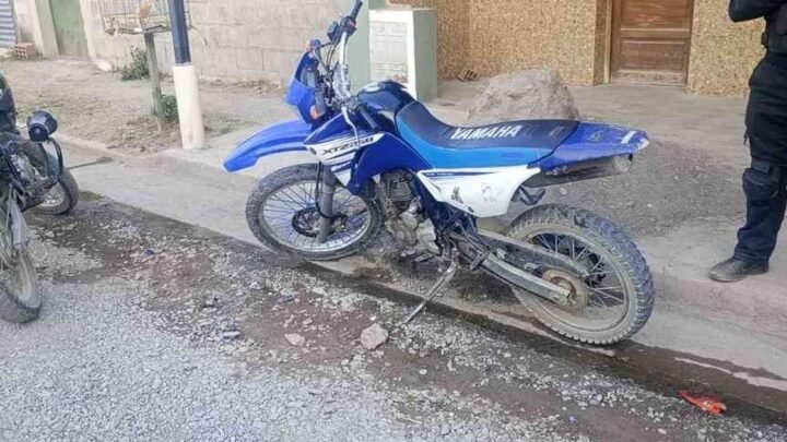 adolescente demorado con moto robada