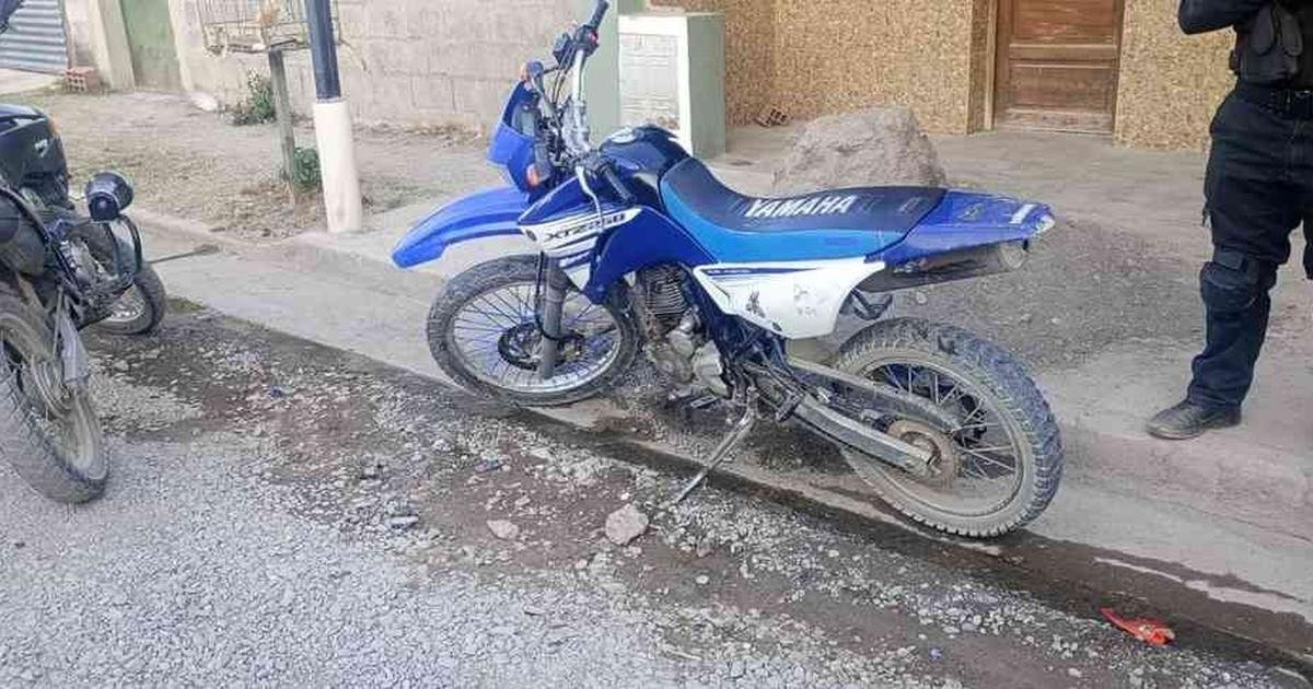 adolescente demorado con moto robada