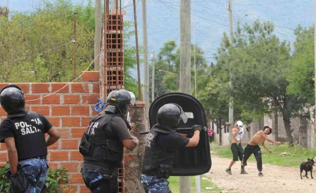 Brutal ataque a un policía en Rosario de Lerma: condenaron a uno de los agresores