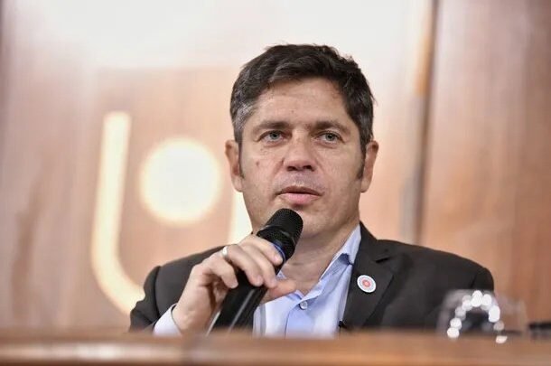 Axel Kicillof acusó a Javier Milei de extorsión para asegurar su reelección