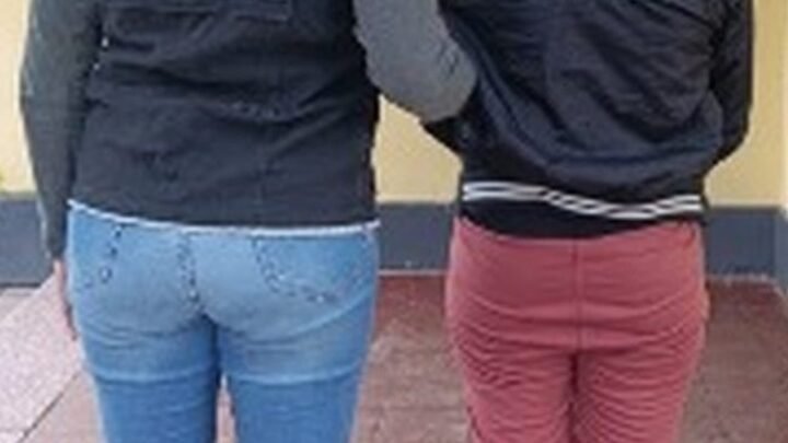 detienen a mujer por robo