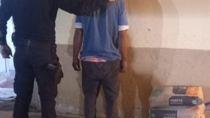 LasLajitas Policía demoró dos hombres hurto