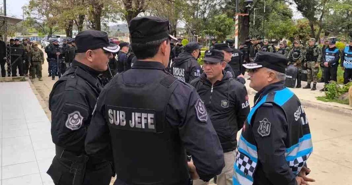 policias en Salvador Mazza