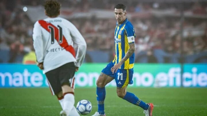 Con un gol en contra de Nicolás Otamendi, River cayó ante Rosario Central y el Monumental explotó