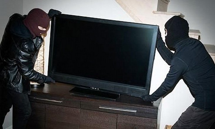 Condenados por el robo de un televisor en barrio Paz: un mayor recibió pena y un menor fue declarado responsable