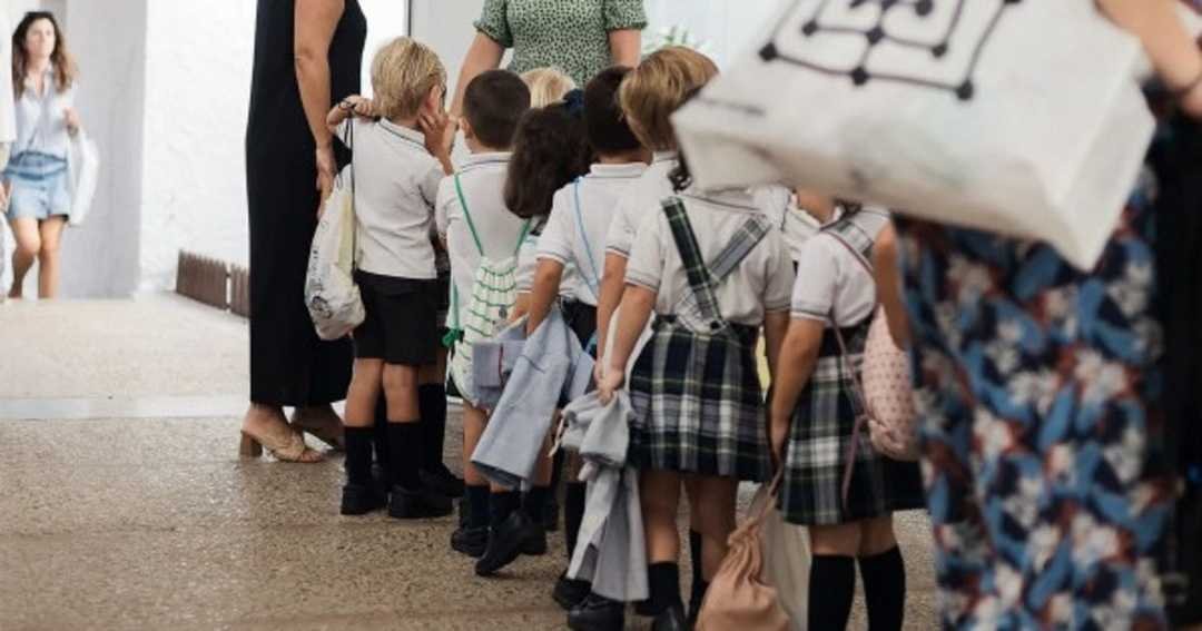 Crece la mora en colegios privados: familias pagan cuotas en partes
