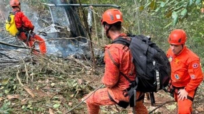 Cuatro personas murieron tras estrellarse un helicóptero en área boscosa de Río de Janeiro