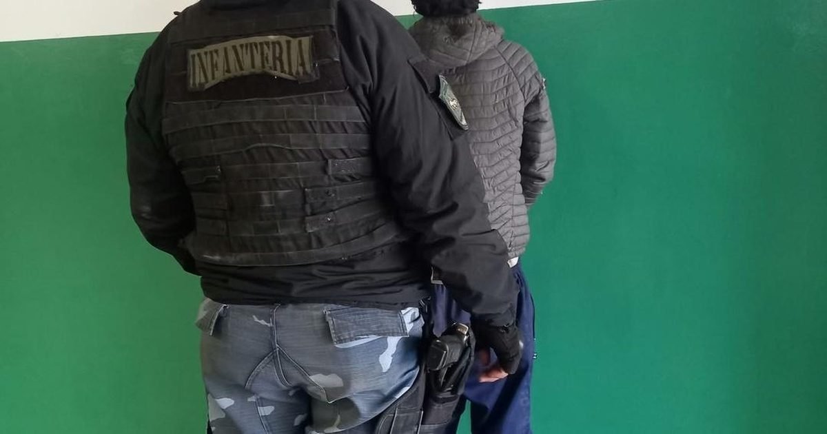 joven demorado en Oran