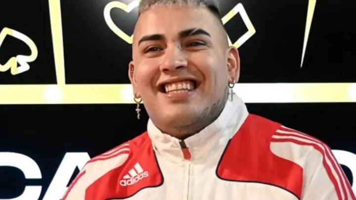 El cantante Callejero Fino quedó detenido tras un control: hallaron un arma con la numeración limada