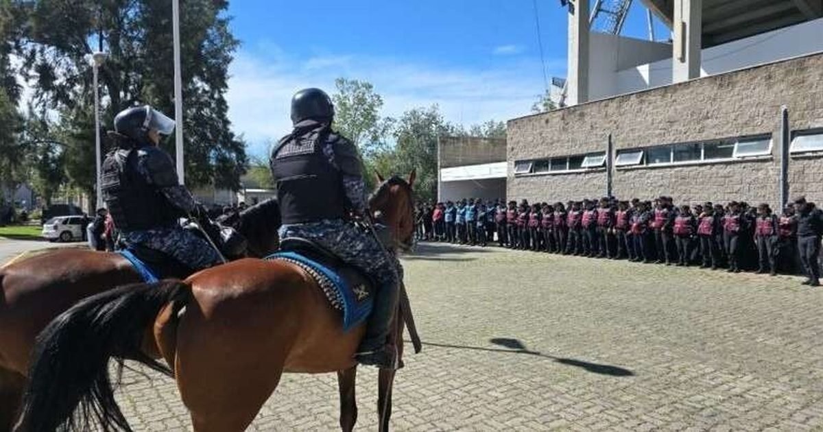 operativo con 300 efectivos
