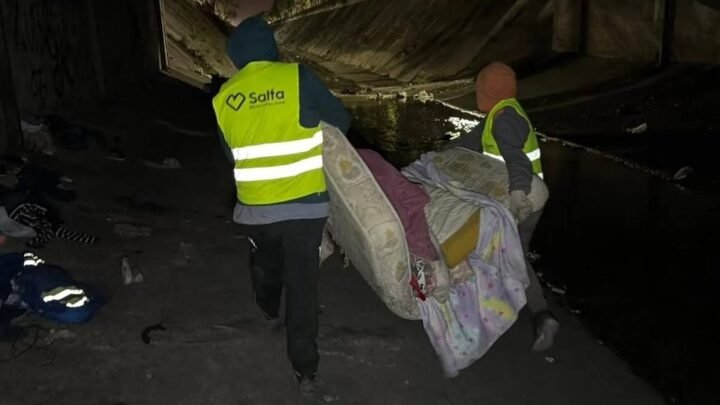 operativo de desalojo canal Yrigoyen