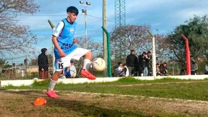 Futbolista de 18 años se descompensó durante un partido en Concordia y está en terapia intensiva